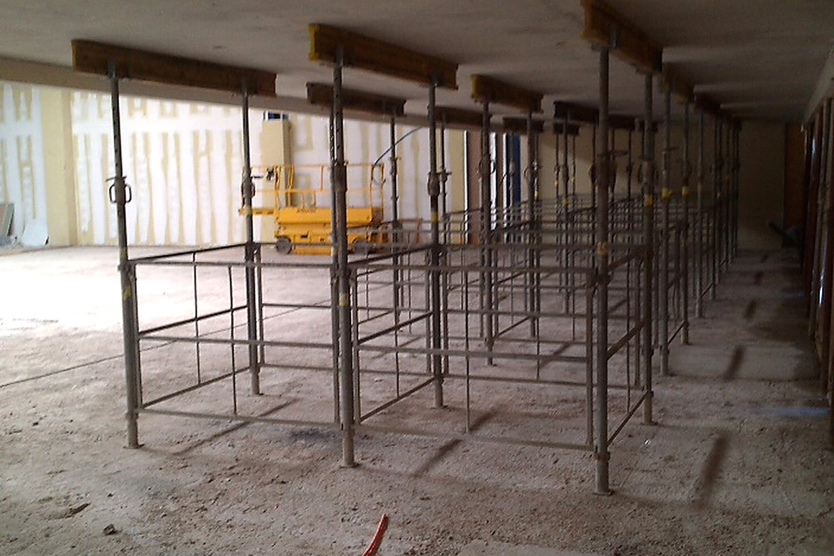 Armatures en attente lors de la rénovation du site Rexel de Périgny